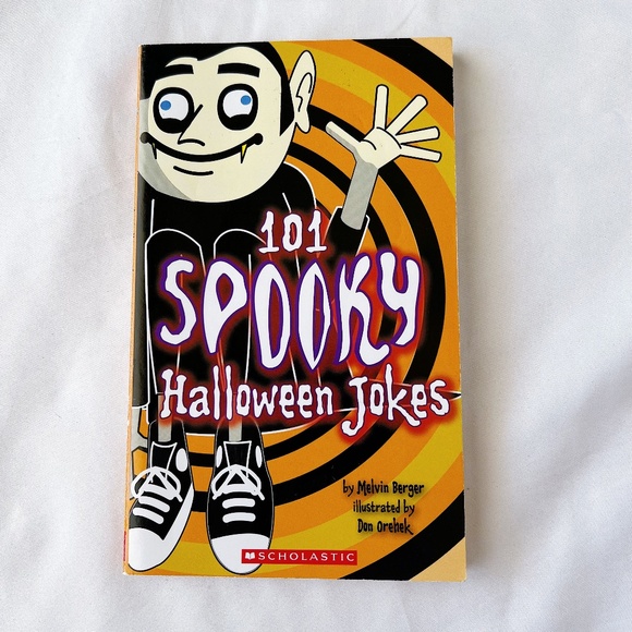 101 Spooky Halloween Jokes by Melvin Berger - Picture 1 of 4
